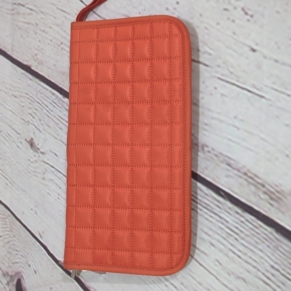 LUG - Tango Red Quilted Zip Around Travel Wallet with Wristlet - Picture 3 of 6